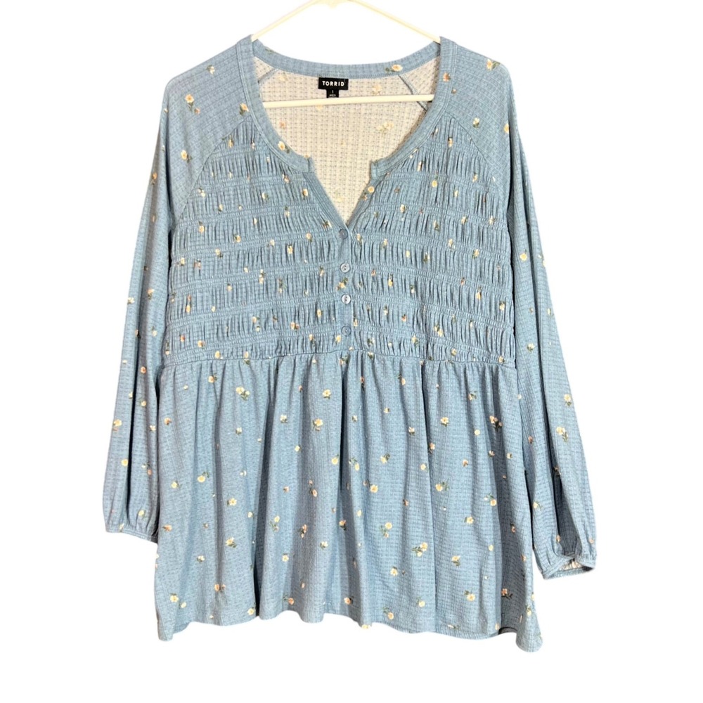 Torrid Womens 1 Plus Size Blue Floral Waffle Knit Smocked Top Henley Babydoll - Picture 2 of 11